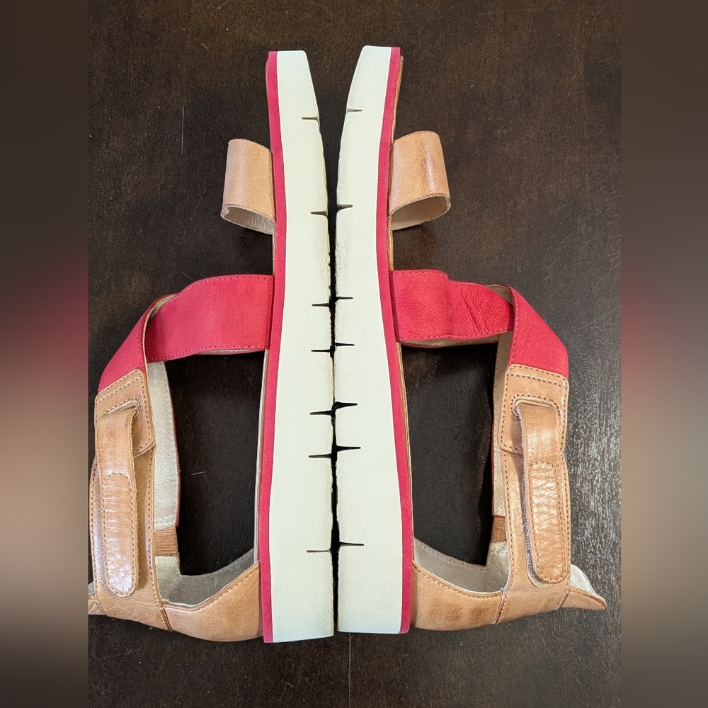Tsubo Leather Gladiator Sandals. Size 8 - Picture 7 of 9